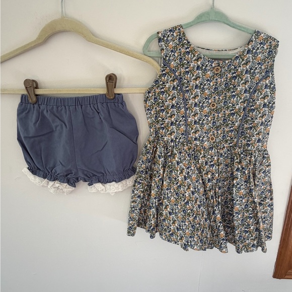 Girl August play set Charming Blue Floral Kids Matching Set - Picture 3 of 9